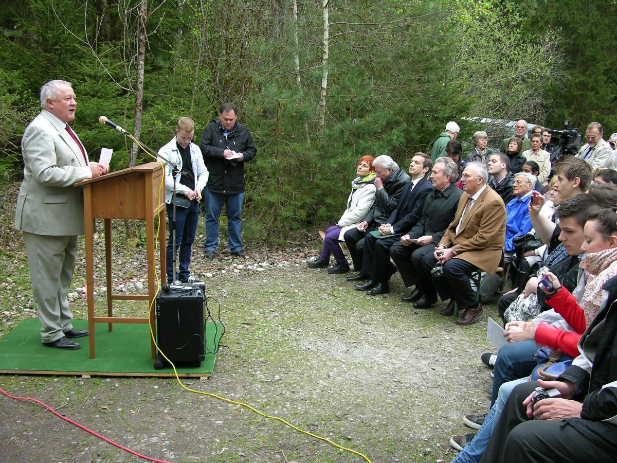 Franz Langstein begrüßt die Teilnehmer